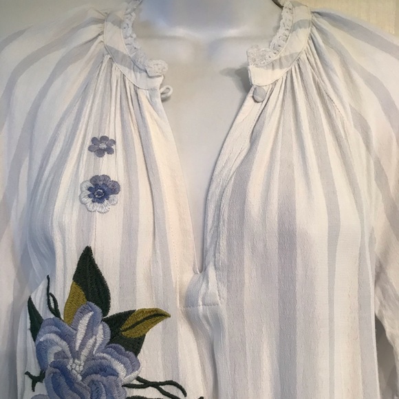 Akemi + Kin Anthropologie Boho Top Embroidered - Picture 3 of 7
